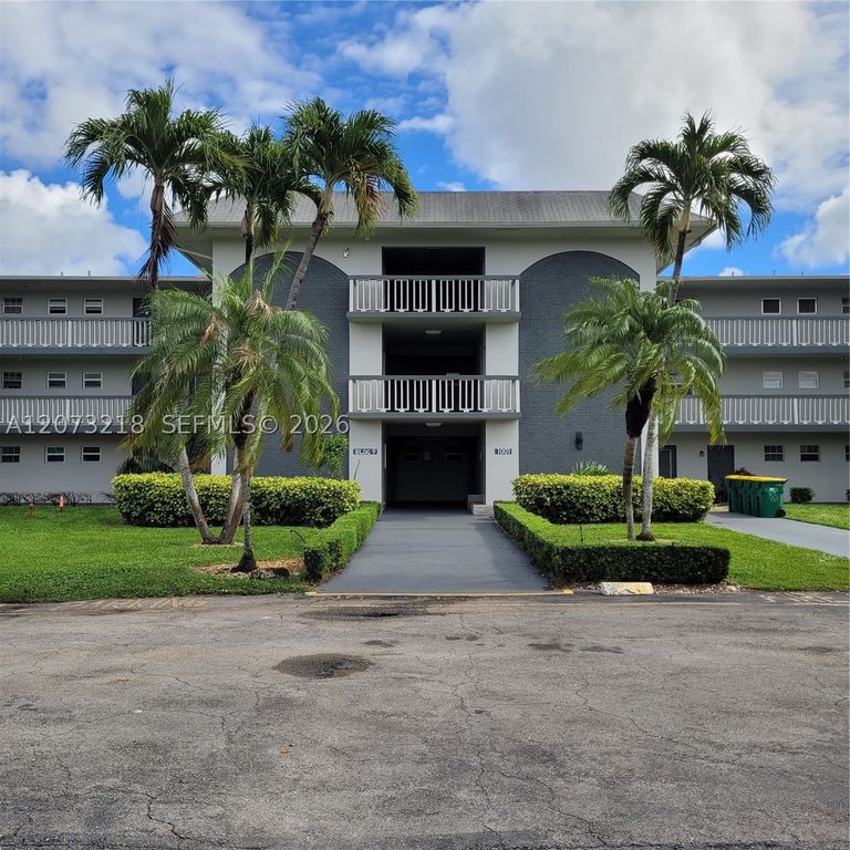 151 SW 134th Way 212N, Pembroke Pines, FL 33027