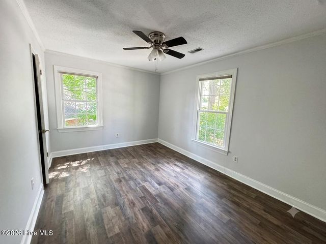206 Woodhaven Road, Greenville, NC 27834