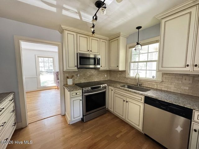 206 Woodhaven Road, Greenville, NC 27834