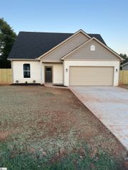102 Turkey Trot Road, Williamston, SC 29697