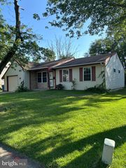 22 SANDAL LN, Willingboro, NJ 08046