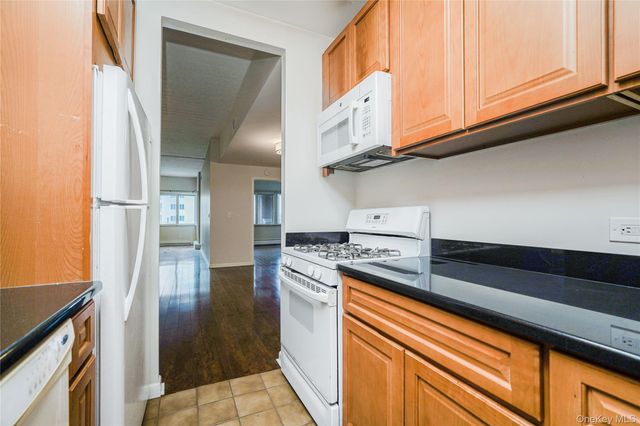 80 Bay Street Landing 3K, Staten Island, NY 10301