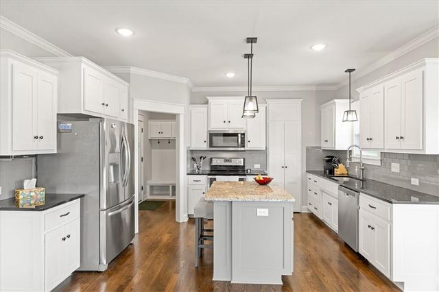 10000 N Richmond Avenue, Kansas City, MO 64157