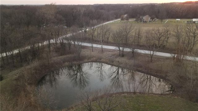 26313 S Smoke Road, Peculiar, MO 64078