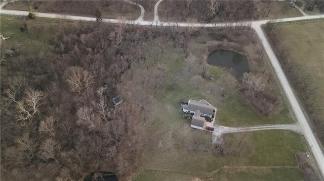 26313 S Smoke Road, Peculiar, MO 64078