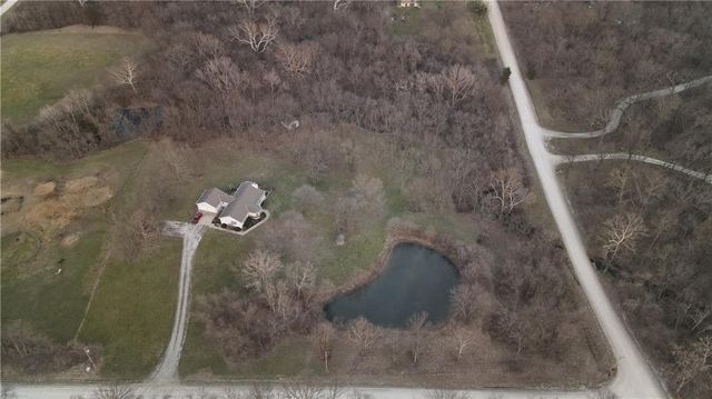 26313 S Smoke Road, Peculiar, MO 64078