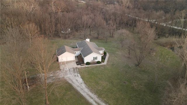 26313 S Smoke Road, Peculiar, MO 64078