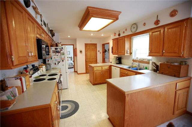 26313 S Smoke Road, Peculiar, MO 64078