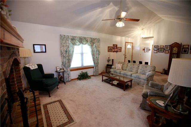 26313 S Smoke Road, Peculiar, MO 64078