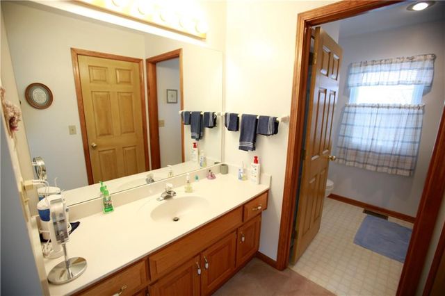 26313 S Smoke Road, Peculiar, MO 64078