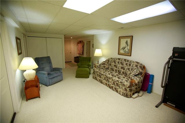 26313 S Smoke Road, Peculiar, MO 64078