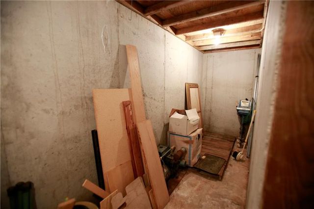 26313 S Smoke Road, Peculiar, MO 64078