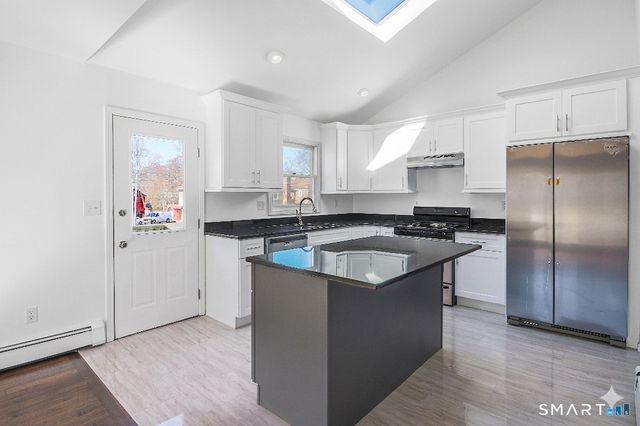 33 Trelane Drive, Bridgeport, CT 06606