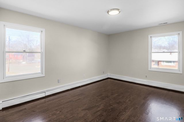 33 Trelane Drive, Bridgeport, CT 06606