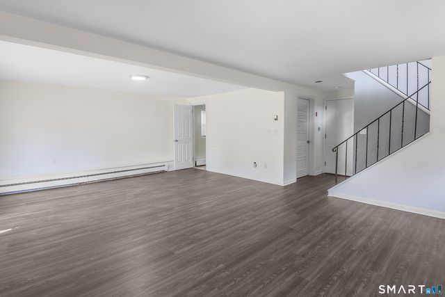 33 Trelane Drive, Bridgeport, CT 06606