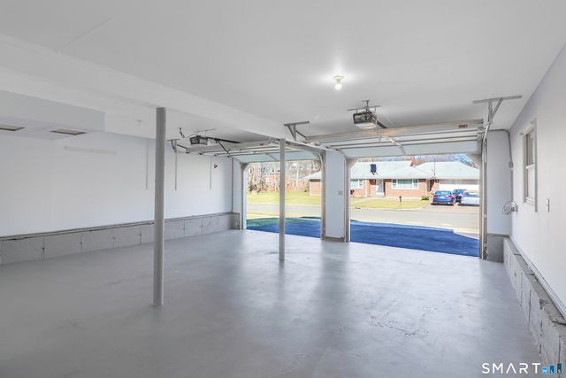 33 Trelane Drive, Bridgeport, CT 06606