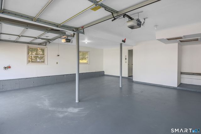 33 Trelane Drive, Bridgeport, CT 06606