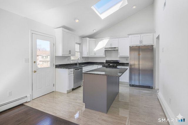 33 Trelane Drive, Bridgeport, CT 06606