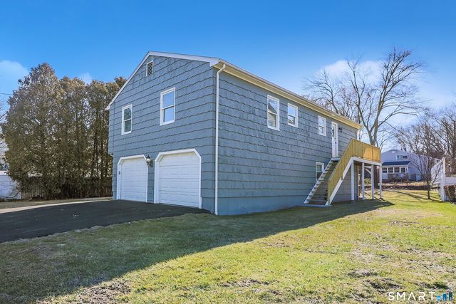 33 Trelane Drive, Bridgeport, CT 06606