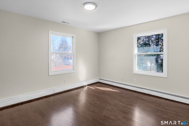 33 Trelane Drive, Bridgeport, CT 06606