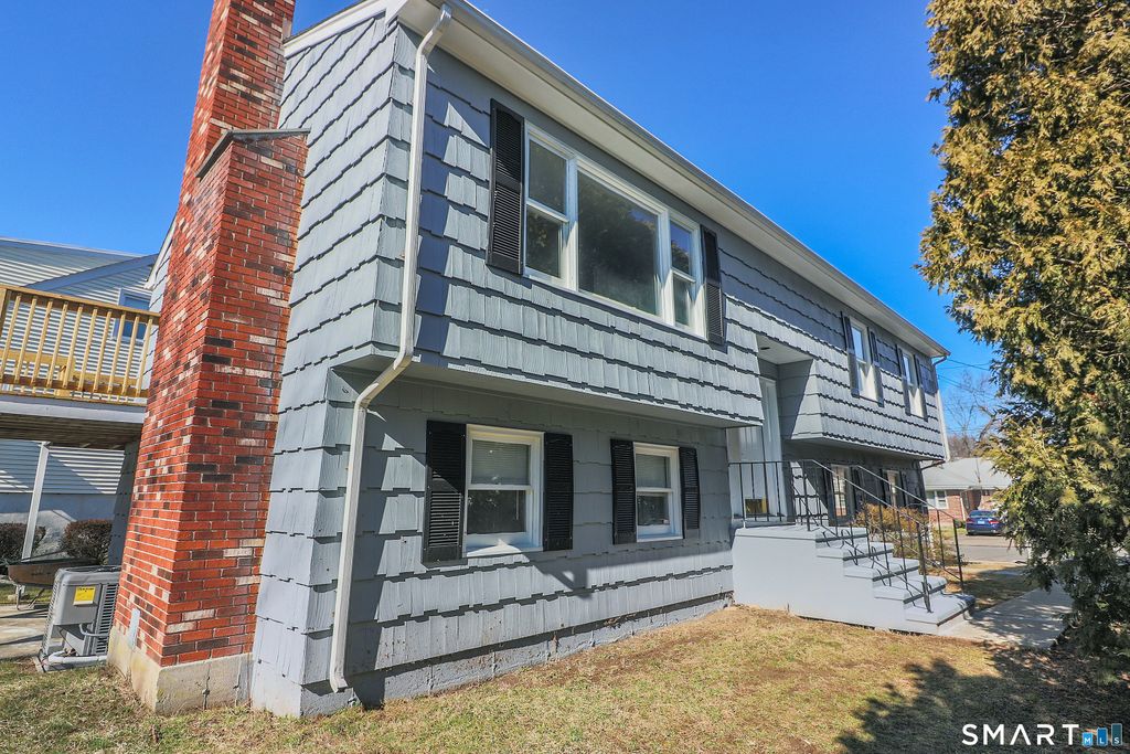 33 Trelane Drive, Bridgeport, CT 06606