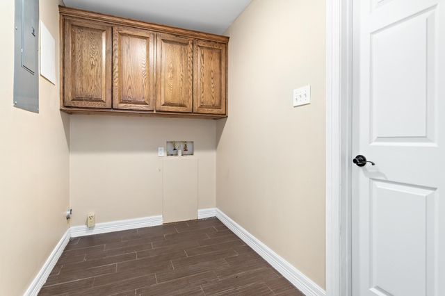 5755 Sul Ross Ln, Beaumont, TX 77706