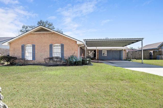 5755 Sul Ross Ln, Beaumont, TX 77706