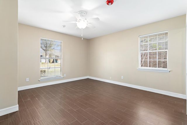 5755 Sul Ross Ln, Beaumont, TX 77706