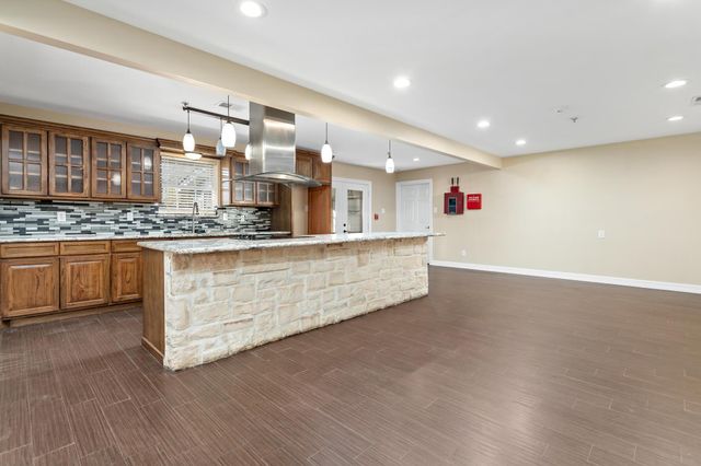 5755 Sul Ross Ln, Beaumont, TX 77706