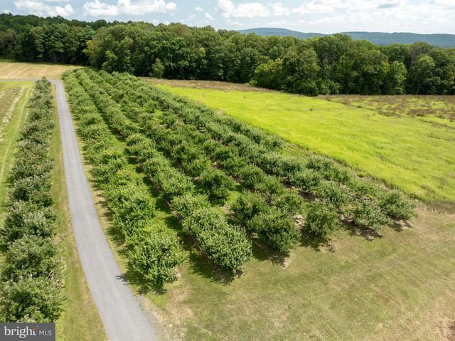 1494 MOUNTAIN RD, Orrtanna, PA 17353