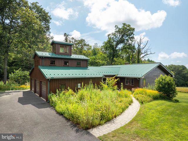 1494 MOUNTAIN RD, Orrtanna, PA 17353
