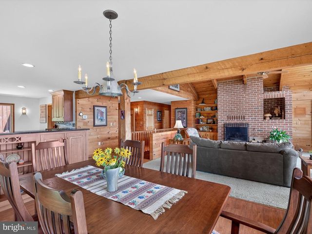 1494 MOUNTAIN RD, Orrtanna, PA 17353