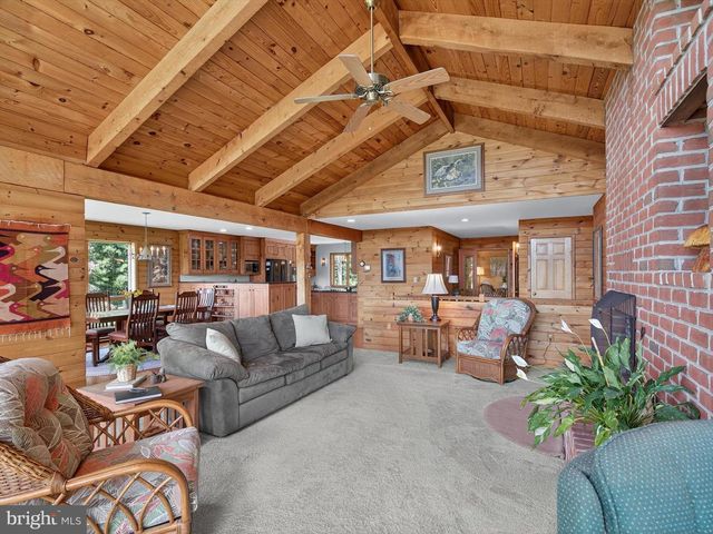 1494 MOUNTAIN RD, Orrtanna, PA 17353