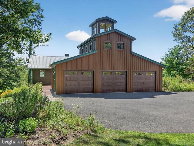 1494 MOUNTAIN RD, Orrtanna, PA 17353