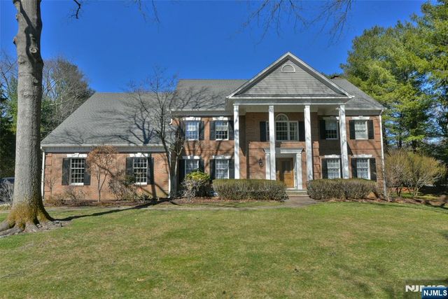 400 Scholar Court, Franklin Lakes, NJ 07417