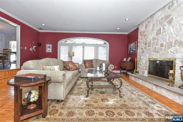 400 Scholar Court, Franklin Lakes, NJ 07417