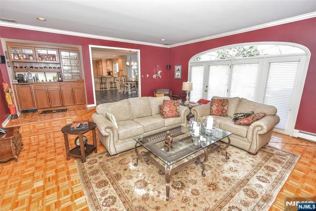 400 Scholar Court, Franklin Lakes, NJ 07417