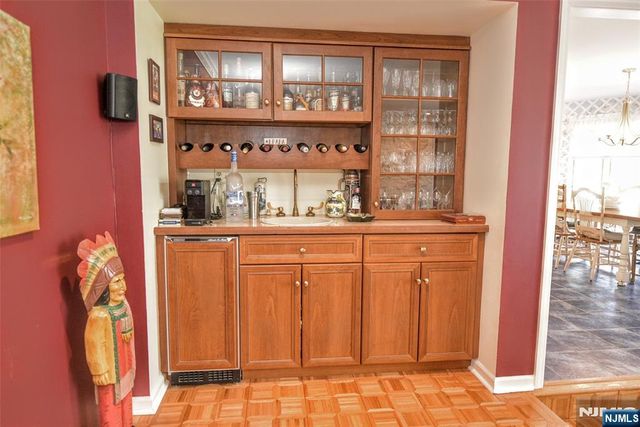 400 Scholar Court, Franklin Lakes, NJ 07417