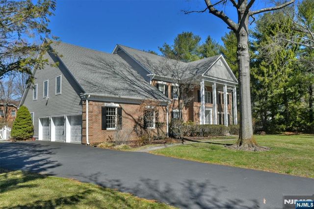 400 Scholar Court, Franklin Lakes, NJ 07417
