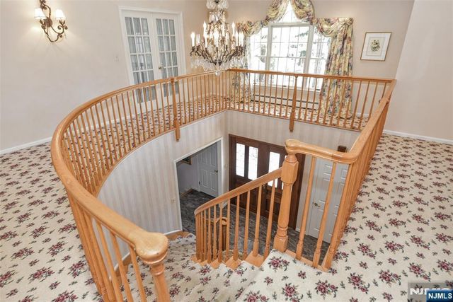 400 Scholar Court, Franklin Lakes, NJ 07417