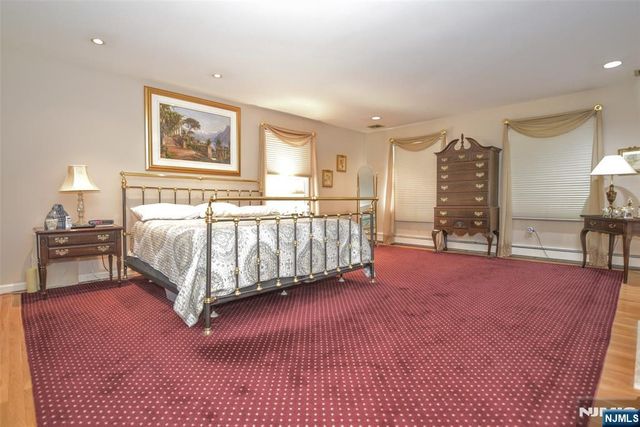 400 Scholar Court, Franklin Lakes, NJ 07417