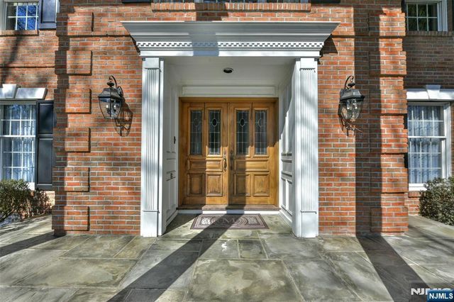 400 Scholar Court, Franklin Lakes, NJ 07417