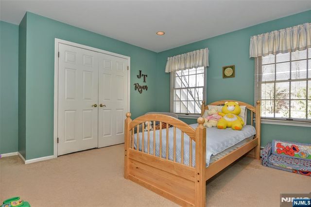 400 Scholar Court, Franklin Lakes, NJ 07417