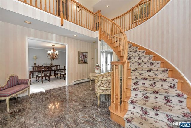 400 Scholar Court, Franklin Lakes, NJ 07417