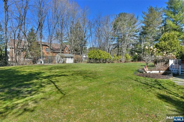 400 Scholar Court, Franklin Lakes, NJ 07417