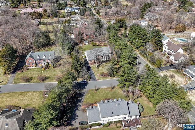 400 Scholar Court, Franklin Lakes, NJ 07417