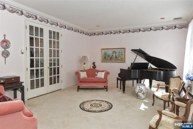 400 Scholar Court, Franklin Lakes, NJ 07417