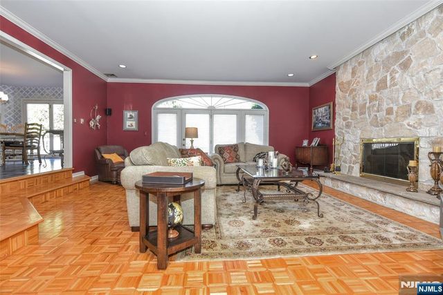 400 Scholar Court, Franklin Lakes, NJ 07417