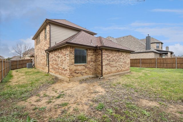 612 Ravenwood Drive, Saginaw, TX 76179