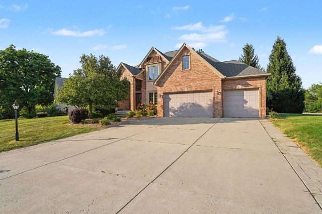 10739 Erie Drive, Crown Point, IN 46307